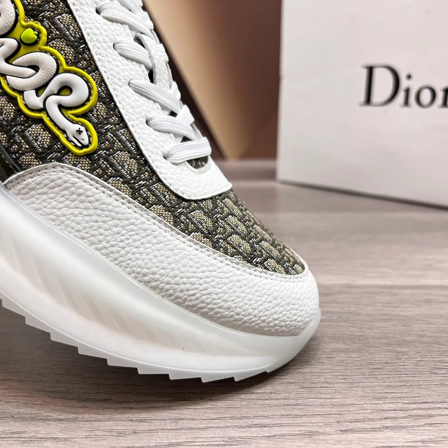 Factory price: 438💰Dior original quality.~ Unique modern style sneakers. 🏃A must-have casual shoe for trendy men😍😍 Imported cowhide fabric, sheepskin foot pads (refuse to discolor and grind feet) soles: Original soles specially provided by the original factory, French lazy style design ⚠️Fit to the feet, original quality, super comfortable original soles. It’s like shooting the real thing🎬The real thing is better, high-quality sneakers, men’s shoe size: 38-44 (45 and 46 can be customized)